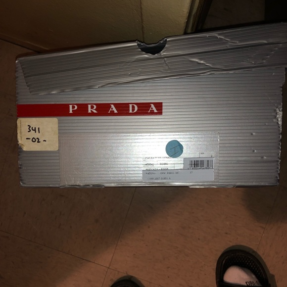 Prada sneakers - Picture 3 of 8